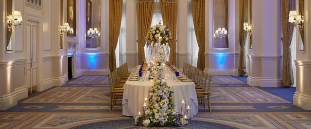 Empire-Room-Lunch_May2019_2-slider-designed-by-Jacqueline-Kennedy.jpg