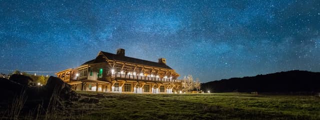 Lodge-Starry-Night-1-e1660696750699.jpg