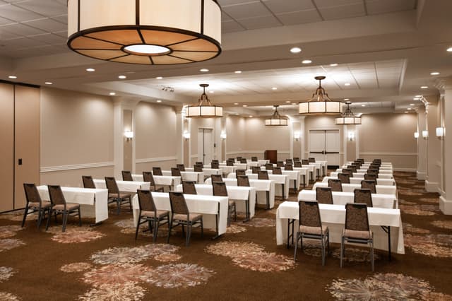 sacws-ballroom-5714-hor-clsc.jpg