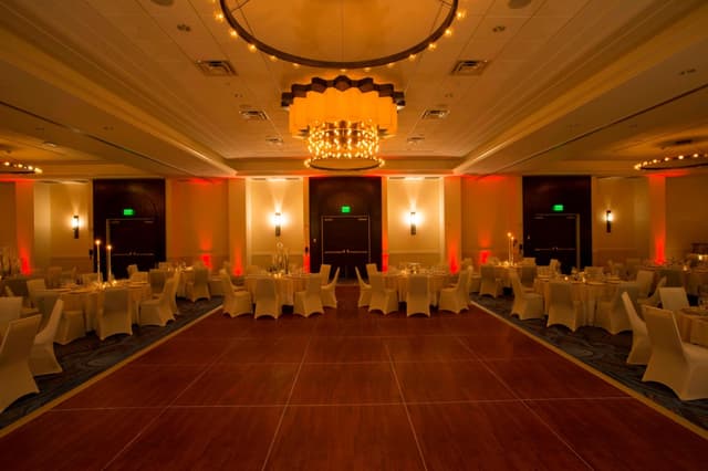 mkedn-ballroom-0036-hor-clsc.jpg