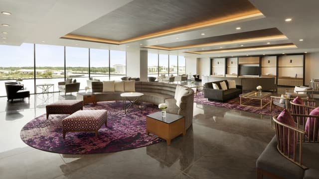 Hyatt-Regency-Savannah-P100-Savannah-River-Lounge.jpg