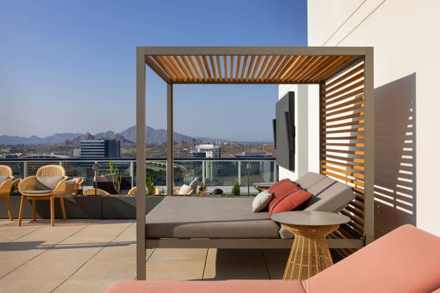 phxwt-rooftop-lounge-6569-hor-clsc.jpg