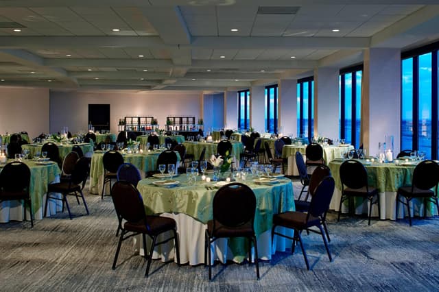 stlsa-ballroom-0068-hor-clsc.jpg