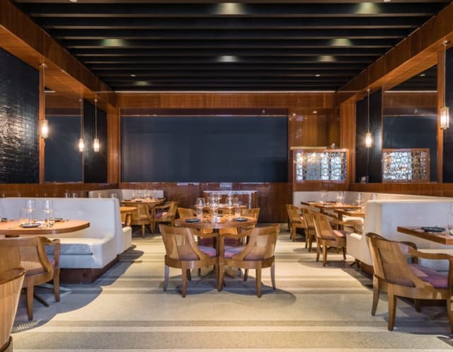 33-Seaport-Interiors-11-900x700.jpg