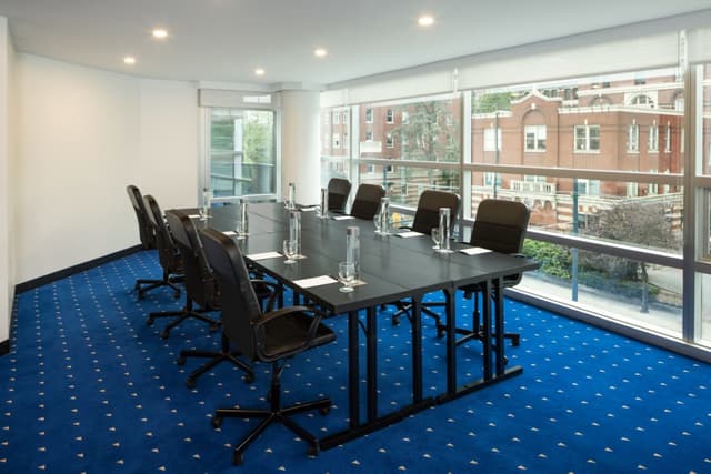 si-yvrws-burrard-boardroom-97200_Classic-Hor.jpg