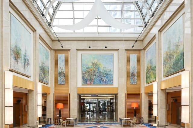 esbsi-ballroom-foyer-7756-hor-clsc.jpg