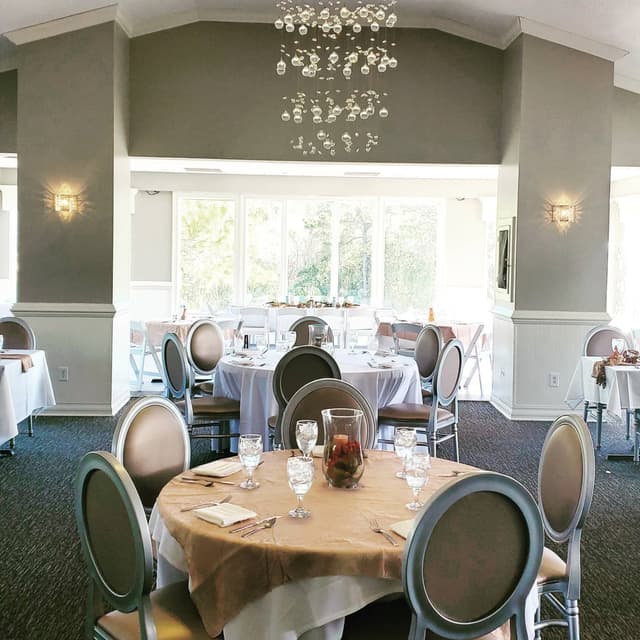 Magnolia’s Crystal Dining Room