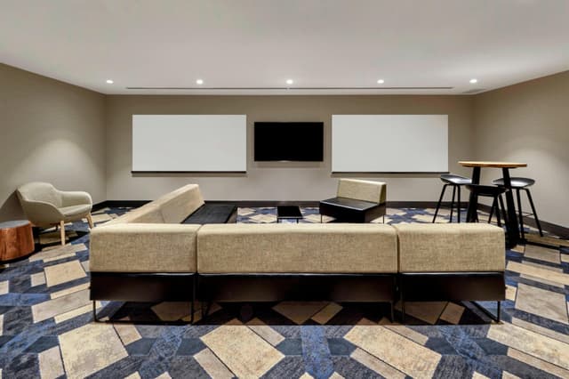 yycbv-columbia-4834-hor-clsc.jpg