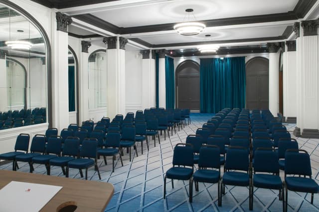 mc-paroa-paroa-vendome-theater-2-08550_Classic-Hor.jpg