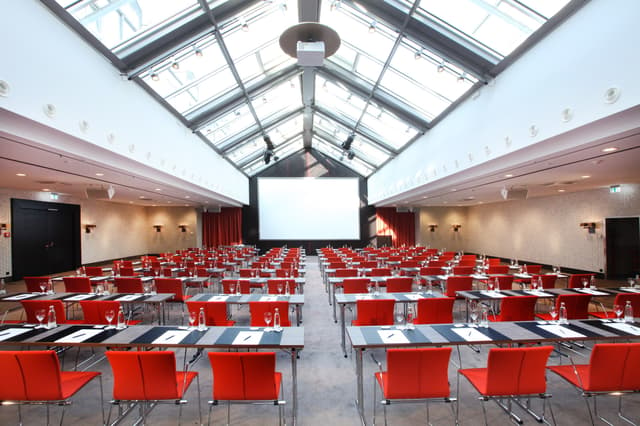 Conference room Auditorium Technikum_parliament.jpg