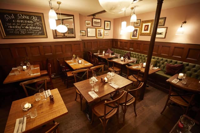 hollybush_mal0091.jpg