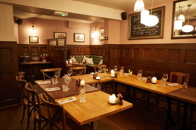 hollybush_mal0234.jpg