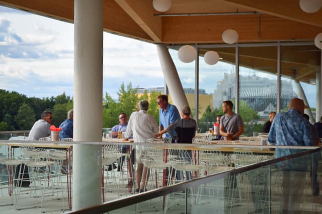 le-belvedere-du-paddock-salle-location-evenement-corporatif-mariage-banquet-cocktail-terrasse-jardin-parc-jean-drapeau-montreal.jpg