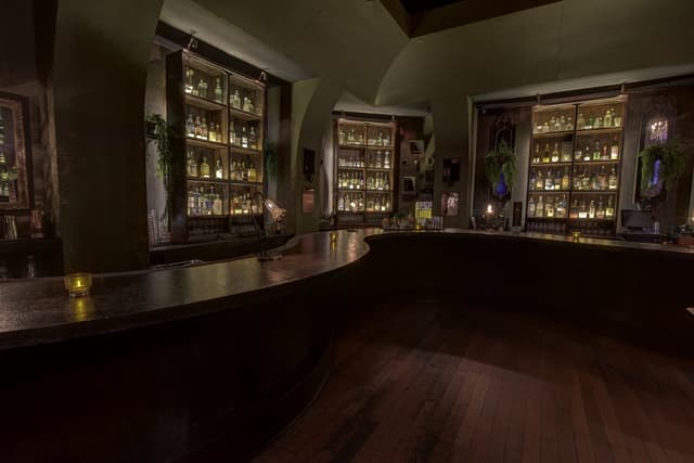 Paper-Tiger-Bar-Interior-1.jpg