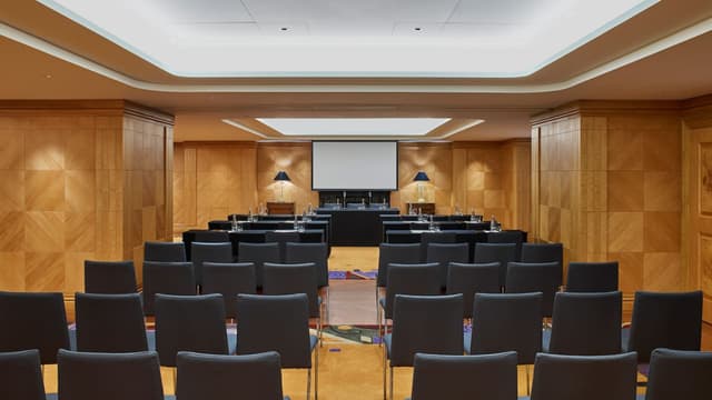 Grand-Hyatt-Hong-Kong-P1182-Salon-Theatre-Classroom.jpg