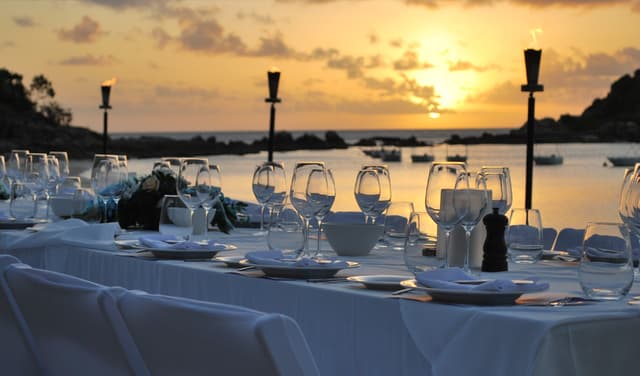 lizard-island-events-sunset-beach-dining.jpg