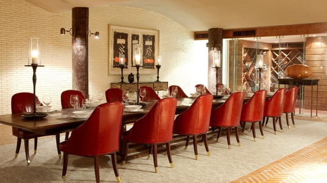 Vinoteque-Private-Dining-Feature-Image-1800x1012.jpg
