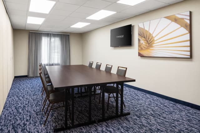 fi-cltmr-meeting-room-boardroom-86802_Classic-Hor.jpg