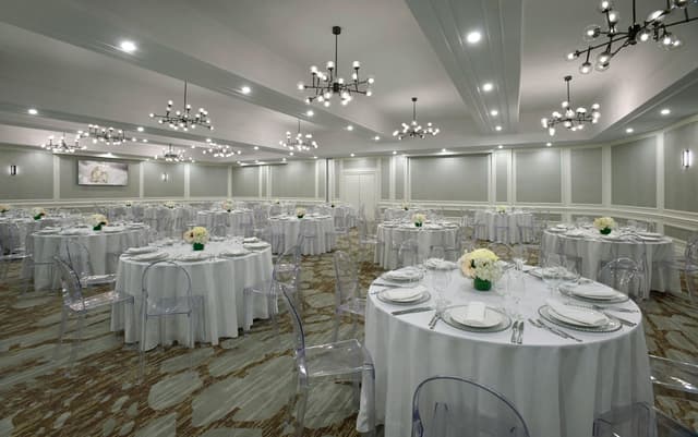 Novotel-Ballroom-01.jpg