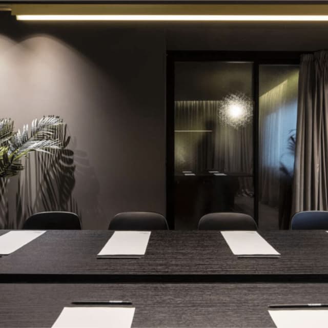 meetingroom-800x800.jpg