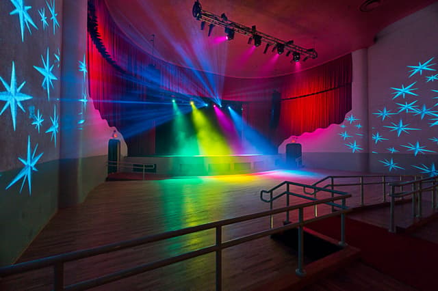 theater-2-1536x1024.jpg