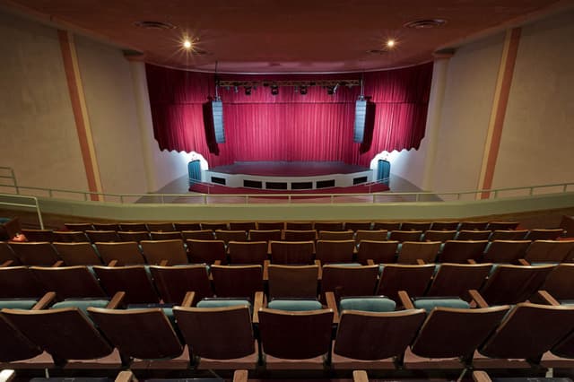 theater-5-1536x1024.jpg