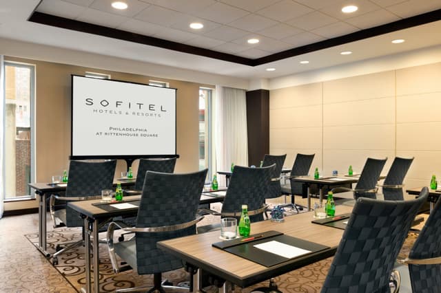 Sofitel-Philadelphia-Cannes-Classroom-1388379.jpg