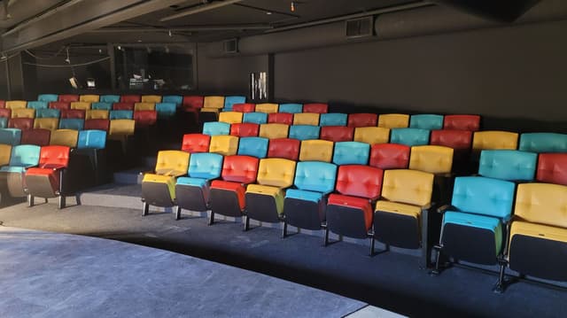 new-theater-seats.jpg