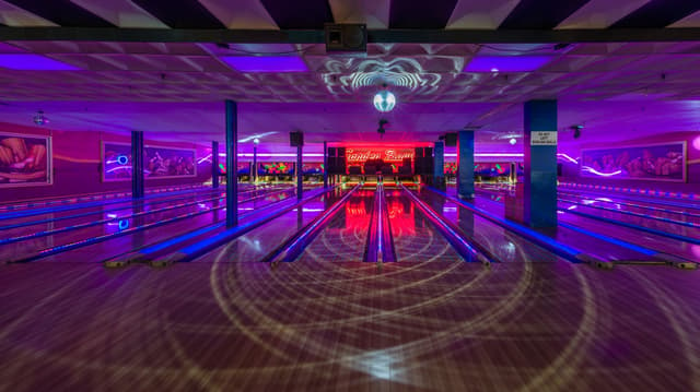 Bowling Alley & Lounge