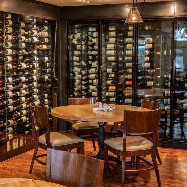  Wine Library