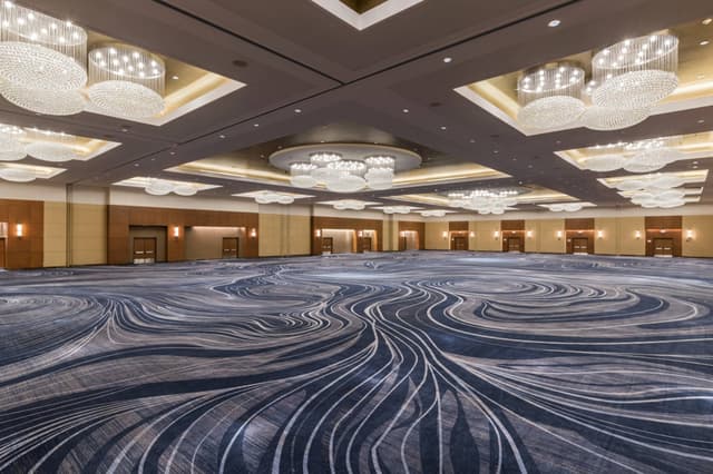 chirs-ballroom-0116-hor-clsc.jpg