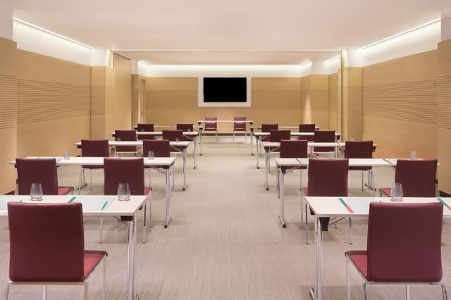 rommd-cavour-meetingroom-6682-hor-clsc.jpg