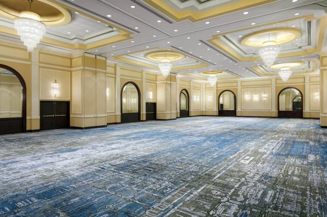 ewrdb-ballroom-8239-hor-clsc.jpg