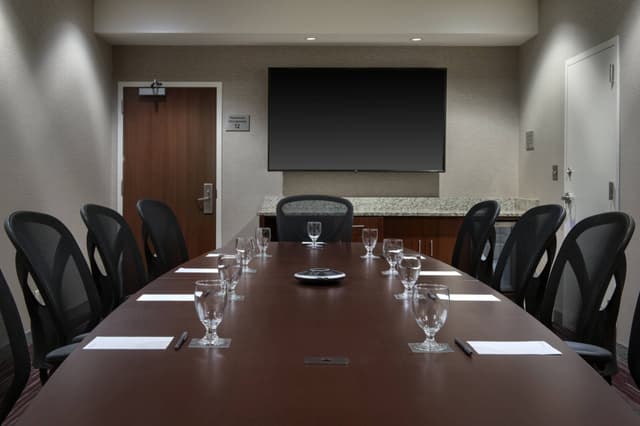 bwifm-boardroom-2752-hor-clsc.jpg