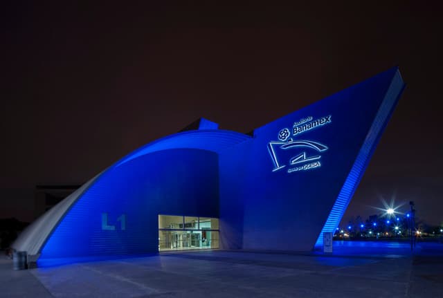 Auditorio-Citibanamex-Lateral-luces.jpg