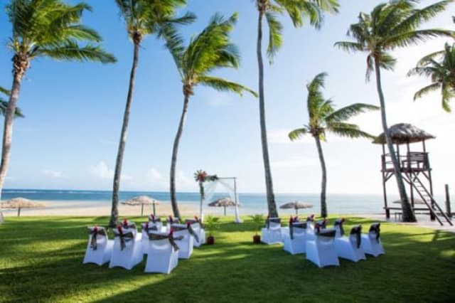 outrigger-fiji-beach-resort-outdoor-wedding1.jpg