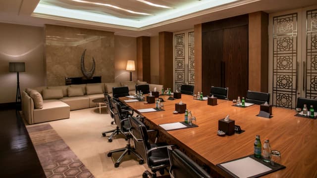 Park-Hyatt-Abu-Dhabi-P509-Meeting-Room.jpg