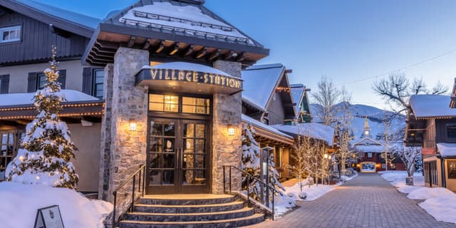 svr_villagestation_dining_exterior_winter_2019_stevedondero.jpg