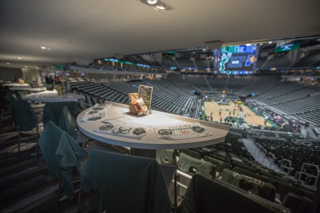 1819-premium-loge-tables-700x500-2-f23e9c1f54.jpg