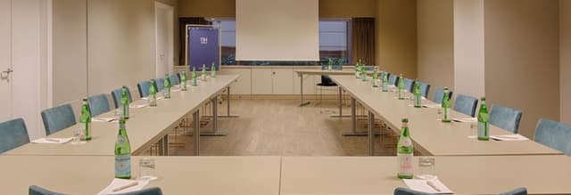 NH_Lingotto_Congress_Meeting_Rooms_Ushape_Setup_Sala_Collaudo_Screen.jpg