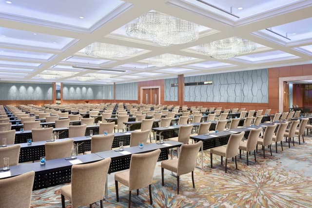 bkkwi-grand-ballroom-8689-hor-clsc.jpg