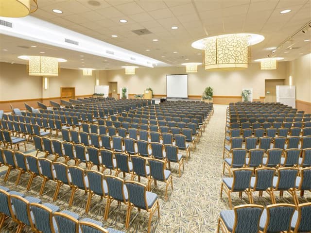 Ala-Moana-Hotel-Conference-facilities-Hibiscus-Ballroom.jpg