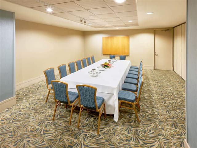 Ala-Moana-Hotel-Conference-facilities-Anthurium1.jpg