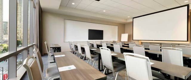 homewood-suites-by-hilton-chicago-downtown-west-loop-meeting-room-lincoln-1171289.jpg