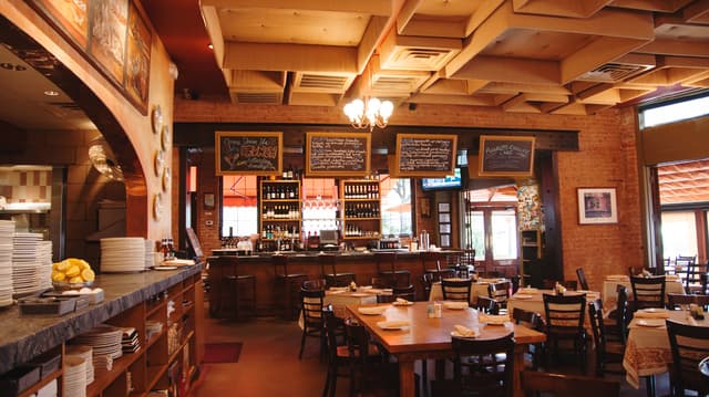 taverna_interior_2.jpg