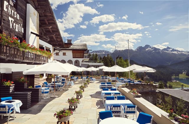 Restaurant_Chesa Veglia_Terrace_H_01.jpg