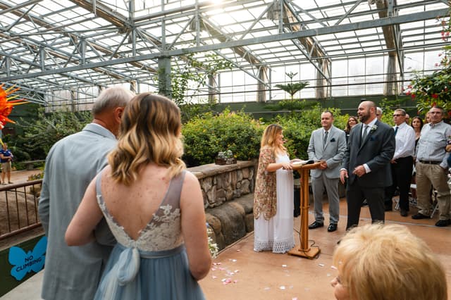 Weddings in Butterfly Conservatory