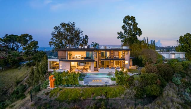Hi-Tech Modern Mansion in Beverly Hills