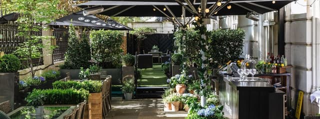 secret-herb-garden-restaurant_panoramic.jpg