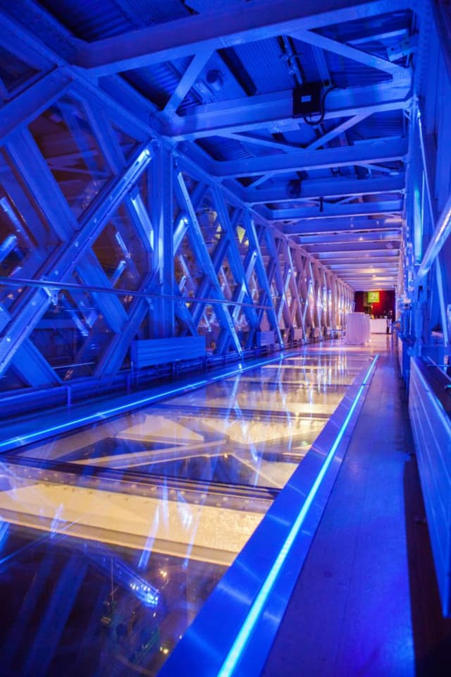 Tower-Bridge-Walways-Glass-Floor-683x1024.jpg
